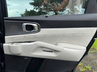 Chính chủ bán xe Sorento bản full xăng 2.5 signature 4