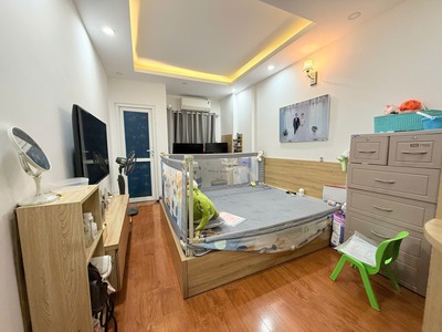 Cho thuê nhà riêng tại phố lụa hà đông, 3 ngủ, 2wc 40m, giá 4,5 triệu 0