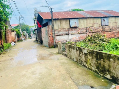 Đất tại cấn thượng- quốc oai chính chủ gửi bán lô góc 70m2 mặt tiền 2 bên là gần 8m và 0