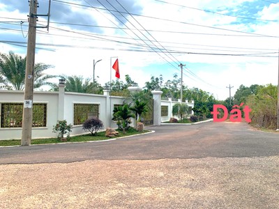 Duy nhất 1 lô đất ven sông 5x36 180m2 thổ cư shr tiềm năng tăng gía cao tt kcn dầu tiếng bd 1