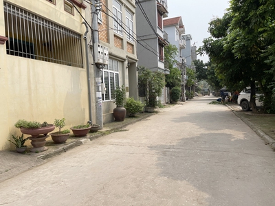 Chính chủ bán 78,5m2 đất thị trấn Trâu Quỳ, Gia Lâm. Đường ô tô tránh, sau có sân thoáng 0