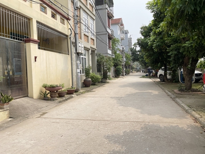 Chính chủ bán 78,5m2 đất thị trấn Trâu Quỳ, Gia Lâm. Đường ô tô tránh, sau có sân thoáng 1