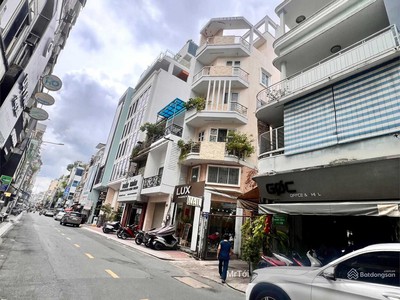 Bán nhà lô góc , 2 mt bàn cờ p3 q3 -ngang hiếm 4.7m 5tầng 5pn, hơn 23tỷ 2
