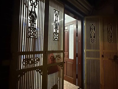 Siêu hiếm hot- bán nhà nguyễn văn cừ - long biên-nhà dân xây- gần ô tô- ngõ thông thoáng vĩnh viễn. 0