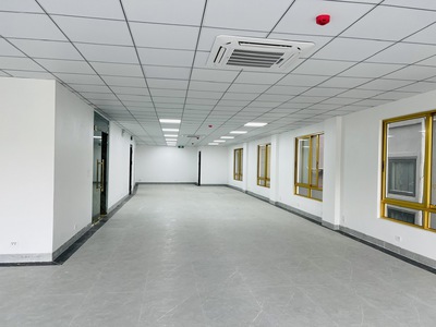 Cho thuê văn phòng tầng 5 mặt phố nguyễn khang   diện tích rộng, view đẹp 1