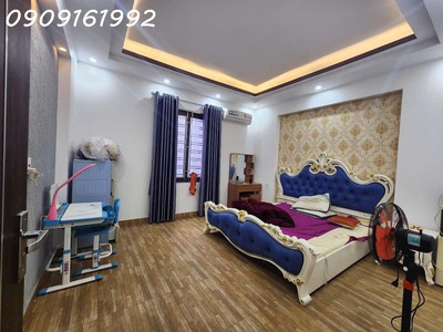 Nhà dân xây chắc chăn  độc  lập 5 tầng chỉ 5,5 tỷ đường to vỉa hè rộng tại lê chân 2