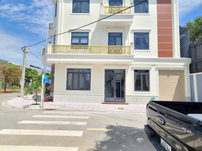 Bán Nhà Phố 2 Mặt Tiền Tân Cổ Điển 1 Trệt 2 Lầu Full Nội Thất 0