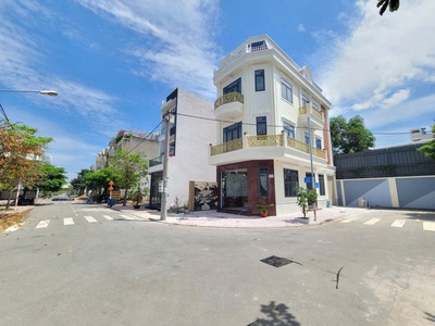 Bán Nhà Phố 2 Mặt Tiền Tân Cổ Điển 1 Trệt 2 Lầu Full Nội Thất 1