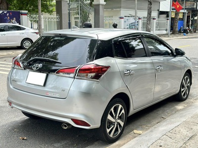 Bán xe Toyota Yaris 1.5G 2021, màu bạc. 2