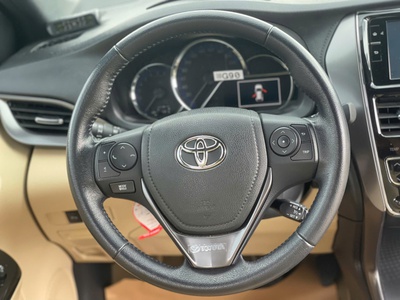 Bán xe Toyota Yaris 1.5G 2021, màu bạc. 6