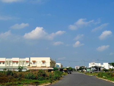Bán nhà phố trung tâm đô thị - công nghiệp phước đông 4