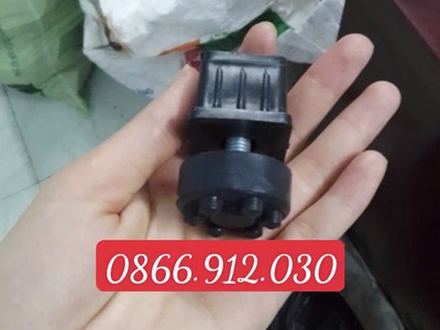 Chân tăng đưa cho sắt hộp vuông 30x30mm 0