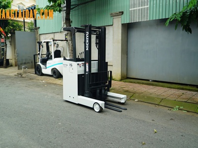 Xe nâng điện đứng giá mềm chất lượng 0