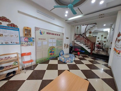 Cho thuê nhà mặt phố Hoa Bằng phường Yên Hòa, Cầu Giấy 75m x 5T giá 32 triệu, ô tô, KD 0