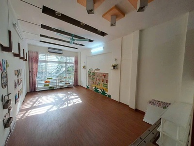 Cho thuê nhà mặt phố Hoa Bằng phường Yên Hòa, Cầu Giấy 75m x 5T giá 32 triệu, ô tô, KD 2