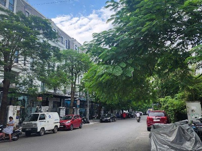 Cực phẩm: liền kề 50m 7 tầng phân lô - ô tô tránh - 2 thoáng - thang máy - vỉa hè rộng giá 17 tỷ 0