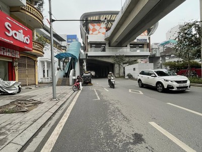 Bán nhà mặt phố hoàng cầu   vỉa hè rộng   kinh doanh đỉnh   1 mặt phố, 1 mặt ngõ   100m2   6.5m mt 2