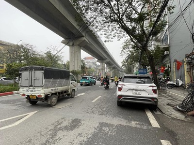 Bán nhà mặt phố hoàng cầu   vỉa hè rộng   kinh doanh đỉnh   1 mặt phố, 1 mặt ngõ   100m2   6.5m mt 0