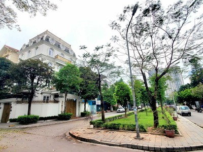 Bán biệt thự vị trí đẹp nhất bán đảo linh đàm view hồ, diện tích 254m2, mặt tiền 13m, giá chỉ 70 tỷ 4