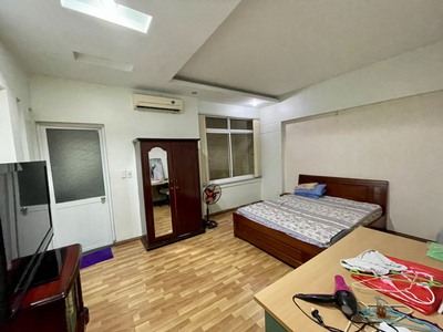 Cho thuê nhà vị trí đẹp phố Văn Cao, DT: 75m2, 4 p.ngủ. 3