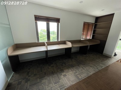 Cho thuê biệt thự ngõ 214 nguyễn xiển ,120m x 5 tầng 1 tum thông sàn , thang máy riêng 3