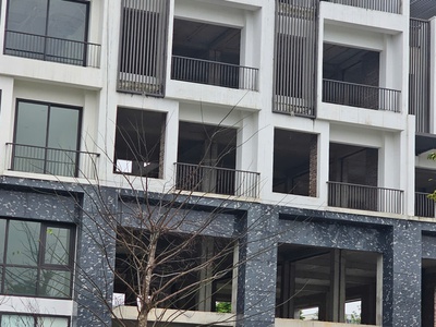 Bán nhà phố 5 tầng mặt phố  553,4m2 mặt sàn  mặt đường nguyễn tất thành - vị trí kim cương 1