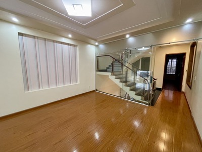 Cho thuê nhà khu phân lô Văn Cao, DT: 90m2, 4 p.ngủ. 1