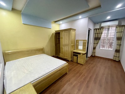 Cho thuê nhà khu phân lô Văn Cao, DT: 90m2, 4 p.ngủ. 8