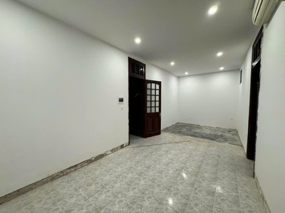 Sos - cực hót - chinh chủ cho thuê mặt bằng tầng 1 và tầng 2 ngõ 121 chùa láng, láng thượng, đống 3