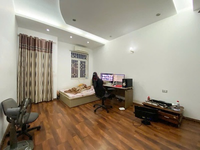 Mặt phố yên lãng 32 mét, ô tô tránh,ngõ thông, nhà vuông vắn,5 tầng, sổ đỏ hàng hiếm có duy nhất 3