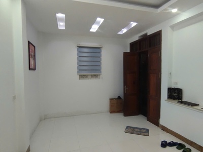 Kim mã-ba đình diện tích 30 mét, 4 tầng, ngõ rộng 3 mét, cách ô tô tránh đúng 20 mét, sổ đỏ chính 2