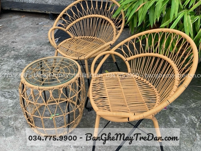 Bàn ghế cafe để ngoài trời tone vàng nâu thanh lịch 2