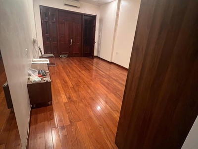 Cho thuê nhà nguyên căn Ô Tô Tránh nhau Nguyễn Ngọc Nại - Thanh Xuân 65m x 4T giá 21tr 0