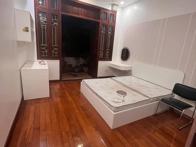 Cho thuê nhà nguyên căn Ô Tô Tránh nhau Nguyễn Ngọc Nại - Thanh Xuân 65m x 4T giá 21tr 5