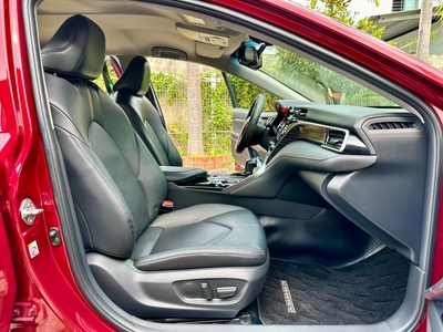 Bán xe Toyota Camry 2.0G 2021, số tự động, màu đỏ. 9