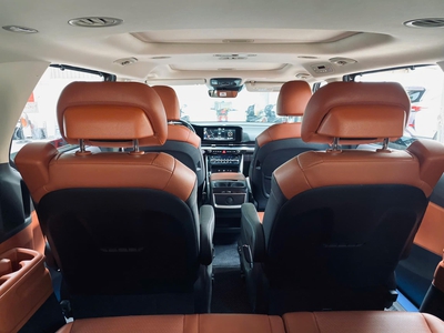 Bán xe Kia Carnival 2023 Signature 2.2D Full dầu, màu đỏ mận. 8