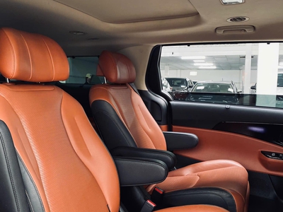 Bán xe Kia Carnival 2023 Signature 2.2D Full dầu, màu đỏ mận. 10