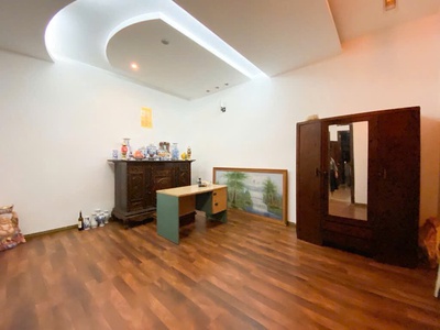 Yên lãng đống đa diện tích 32 mét,5 tầng,mặt tiền 6 mét, kinh doanh đỉnh cao,giá chủ thu nét 5,5 3
