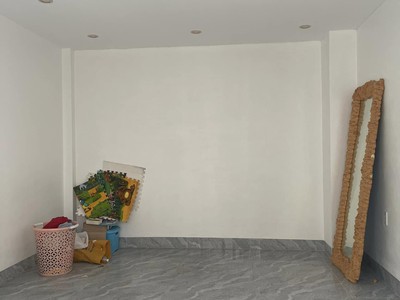 Bán Nhà 2 Tầng 1 Tum Ngõ 16 Cao Xanh,DT:71.4m2,MT:7.6m Giá Rẻ 2