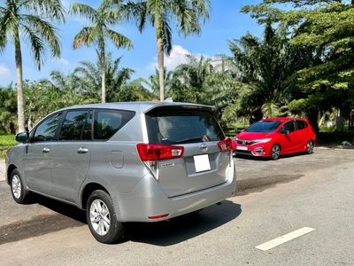 Bán xe Toyota innova 2.0E 2020, số sàn, màu bạc. 1