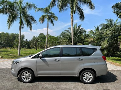 Bán xe Toyota innova 2.0E 2020, số sàn, màu bạc. 4