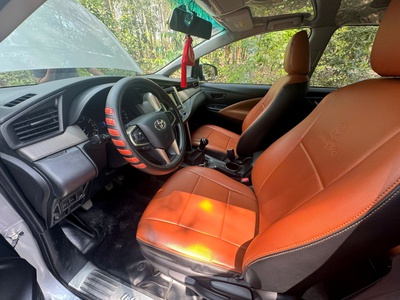 Bán xe Toyota innova 2.0E 2020, số sàn, màu bạc. 8