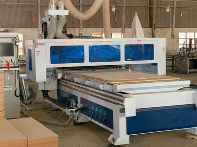Chấm Dứt Sai Số Gia Công Chi Tiết Nhỏ Với Máy CNC Router Rulo Đè Phôi 1