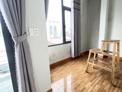 Cần bán gấp nhà Lạc Long Quân 95m2-ngang6.1m, ô tô tới cổng. Chỉ 3.1tỷ 2