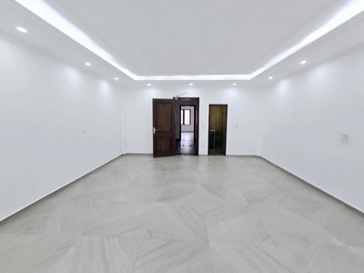 Tòa vp 8 tầng trần quốc hoàn 50m, mt 5.6m, ô tô vòng quanh, nhỉnh 22 tỷ 1