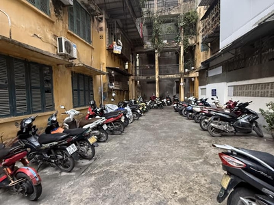 Căn hộ tập thể phuòng quốc tử giám -trung tâm quận đống đa   2pn    oto đỗ cửa 0