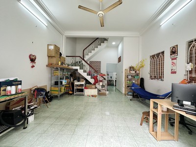 Nhà bán phú nhuận giáp q3 , lê văn sỹ , dt 60m2 , 3 tầng btct kiên cố  giá 6 tỷ 650 0