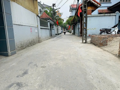 Chính chủ cần b.án lô đất đẹp 133m thôn xuân canh đông anh đường rộng 5m 1