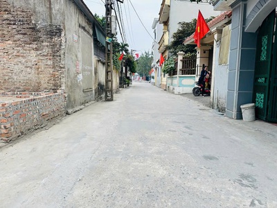 Chính chủ cần b.án lô đất đẹp 133m thôn xuân canh đông anh đường rộng 5m 2