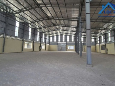Cho thuê xưởng cao thoáng, 1300m2   1500m2, xe công vào tận nơi, giá chỉ 60 nghìn/m2 2